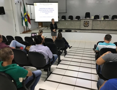 Mercedes realiza três audiências públicas na segunda-feira